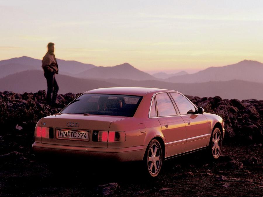  Audi S8 (D2) 1996 года  (фото 8 из 14)